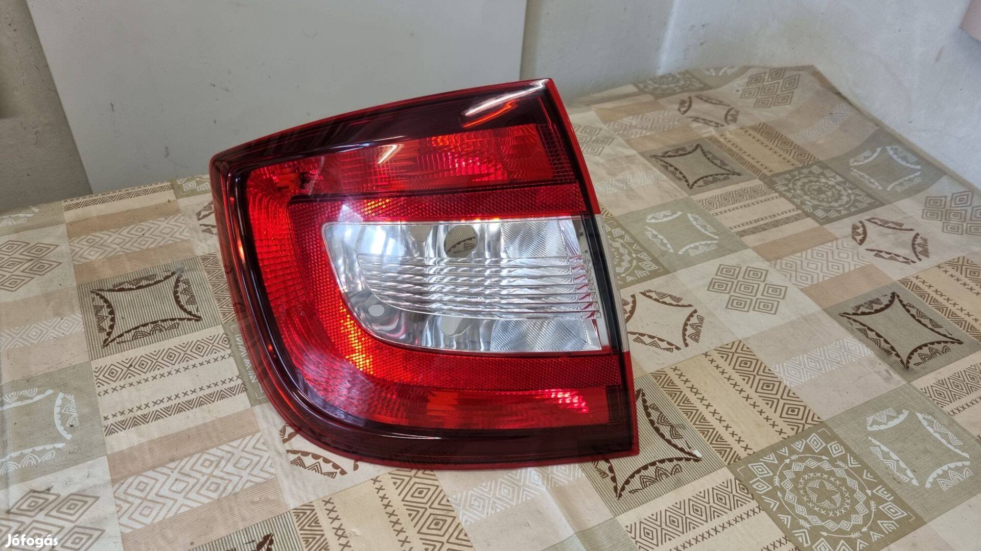 Skoda Rapid bal hátsó lámpa 5JH945207 19e
