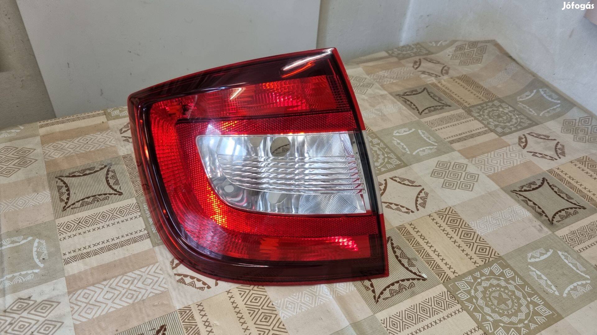 Skoda Rapid bal hátsó lámpa 5JH945207