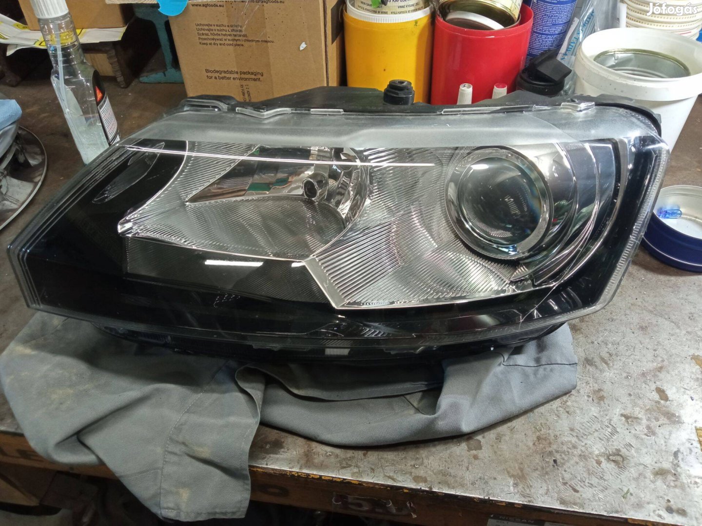 Skoda Rapid bal xenon fényszóró, hibátlan