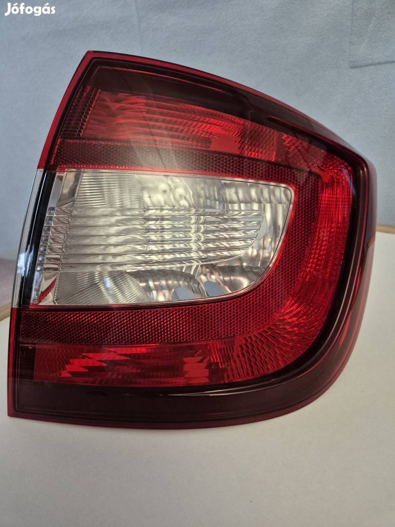 Skoda Rapid jobb hatso lampa