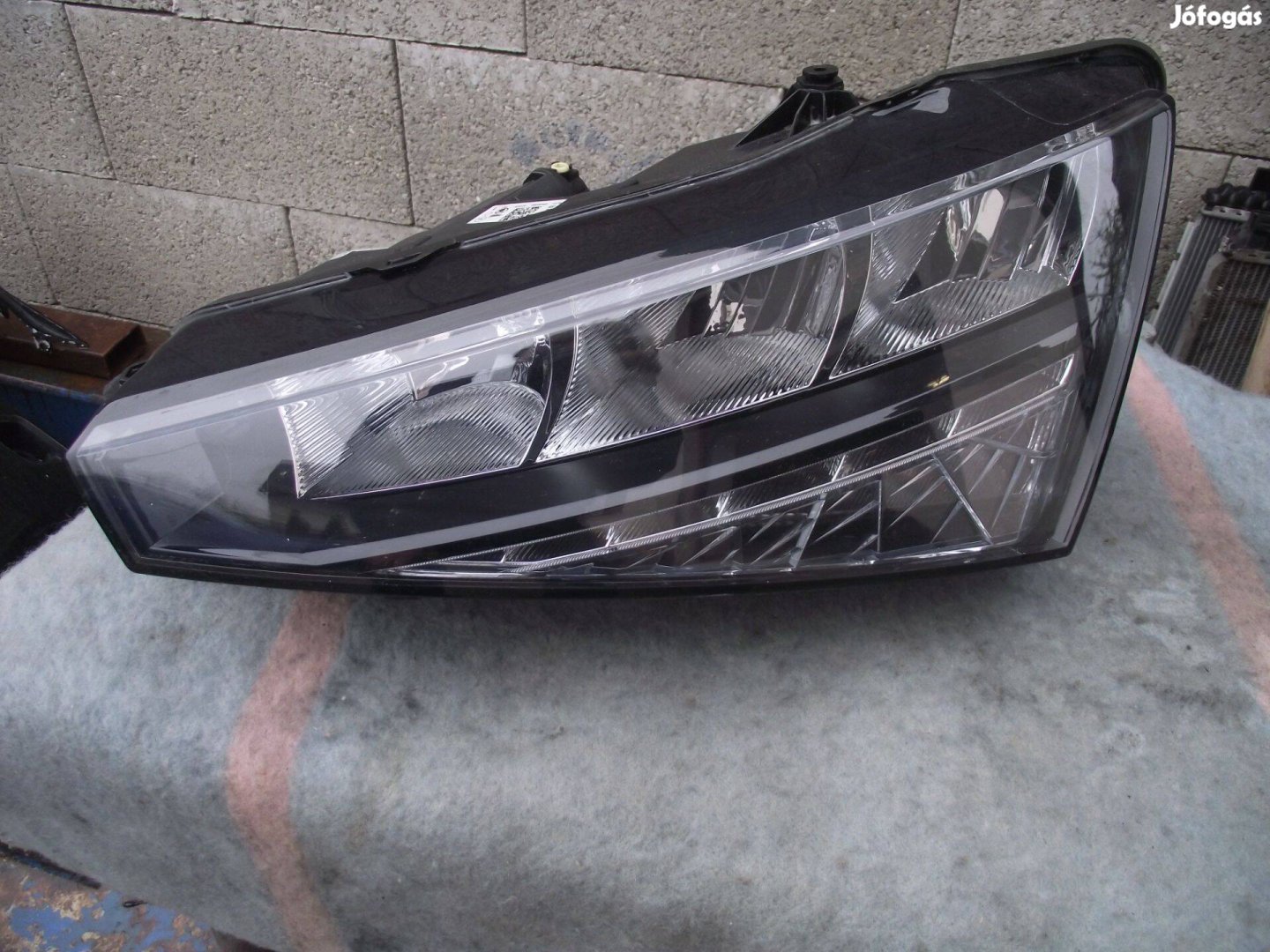 Skoda Scala bal első LED fényszóró 657941015