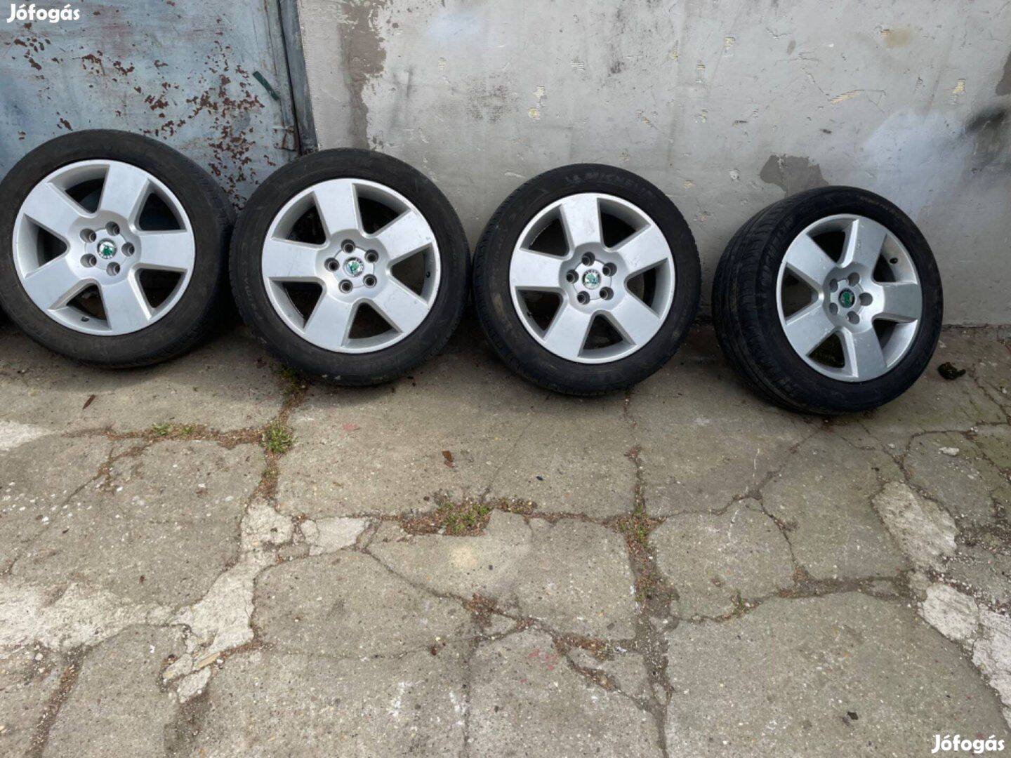 Skoda Superb 225/55 R17 Michelin egy szezonos nyári gumik jó állapotú