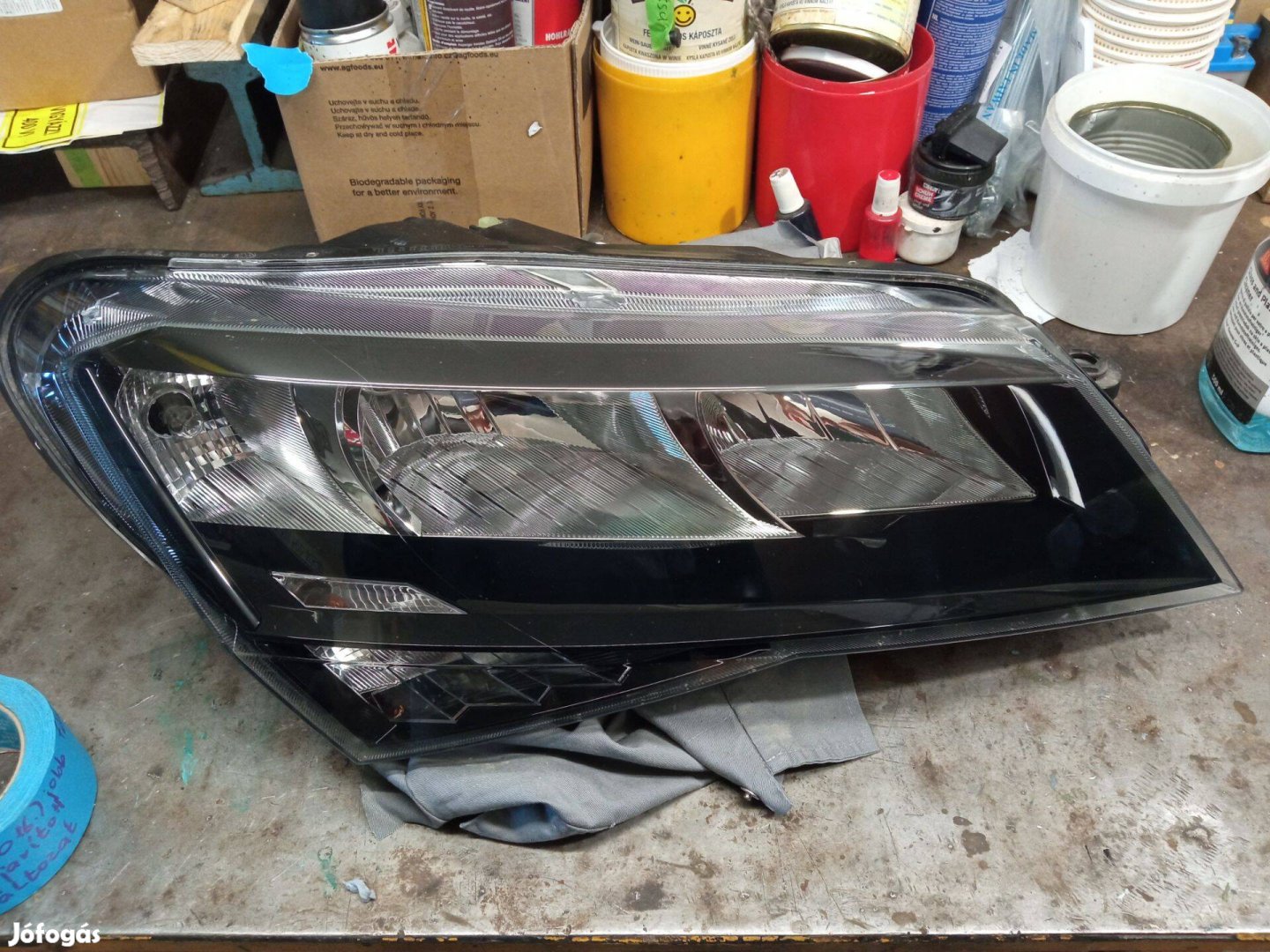 Skoda Superb 3. Jobb fényszóró eladó