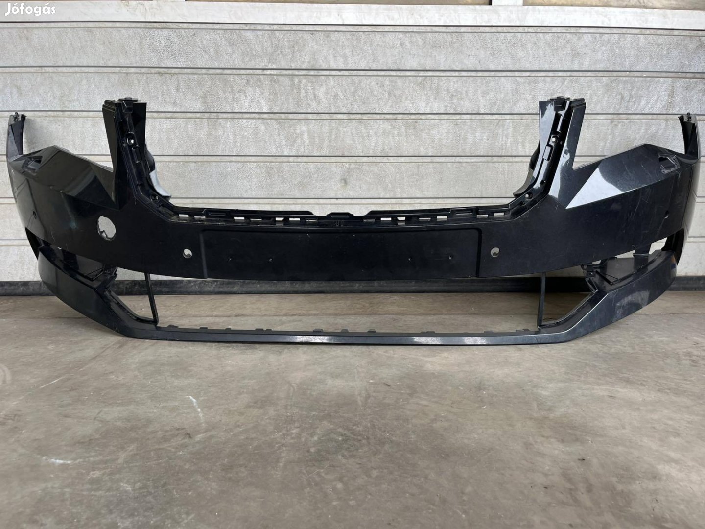 Skoda Superb 3 első lökhárító lökő 2015-2019 3V0 807 221
