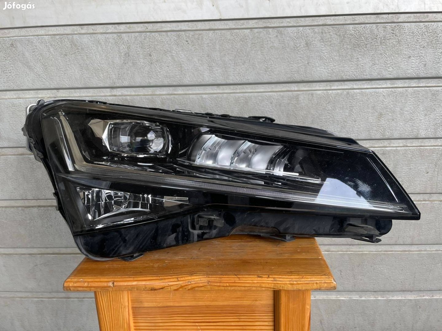Skoda Superb 3 facelift jobb első Crystal lámpa fényszóró 2015-2024 3