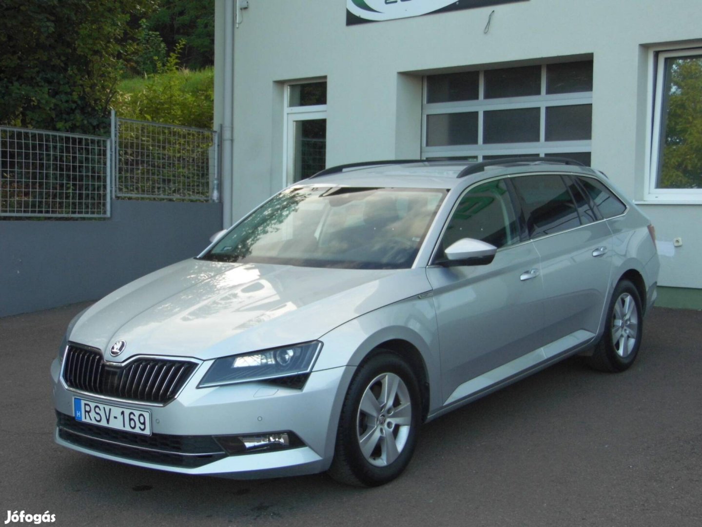 Skoda Superb Combi 2.0 TDi SCR Sportline Szervi...