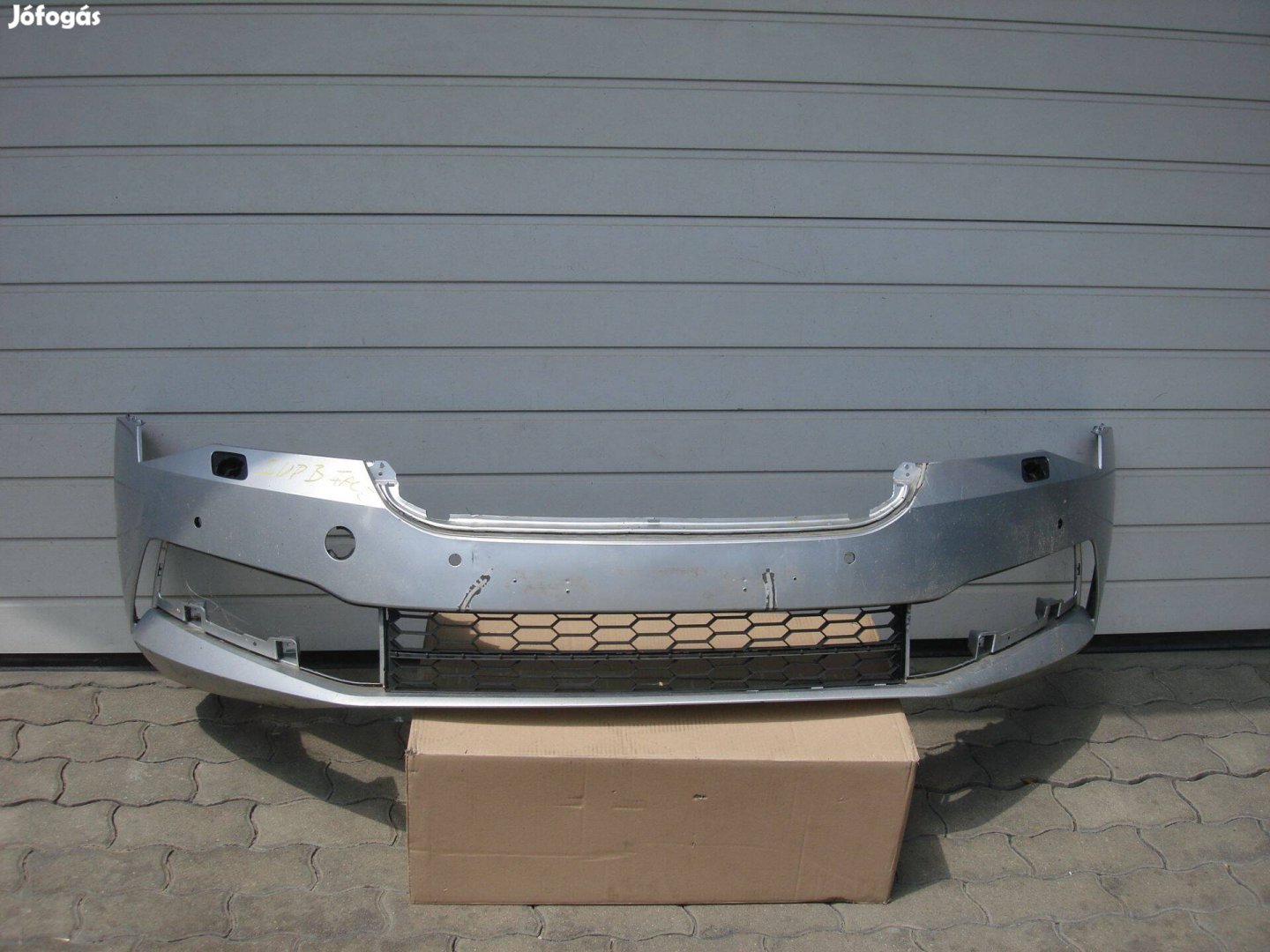 Skoda Superb III Facelift radaros első lökhárító 3V0807221F 2020-tól