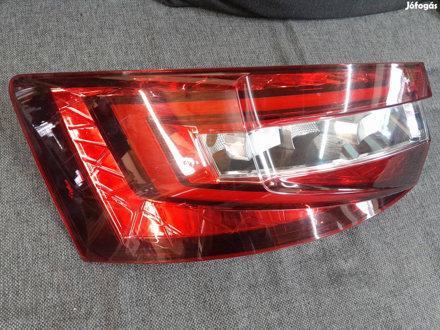 Skoda Superb III bal hátsó lámpa 2015 - 2023