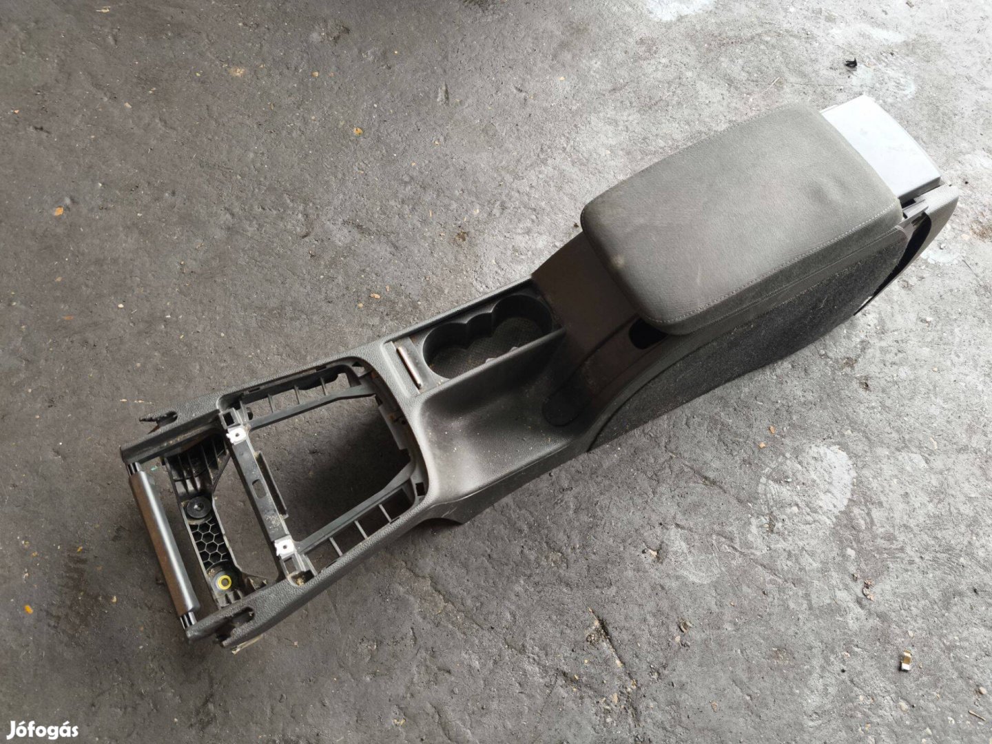 Skoda Superb II 2008-2013 könyöklő