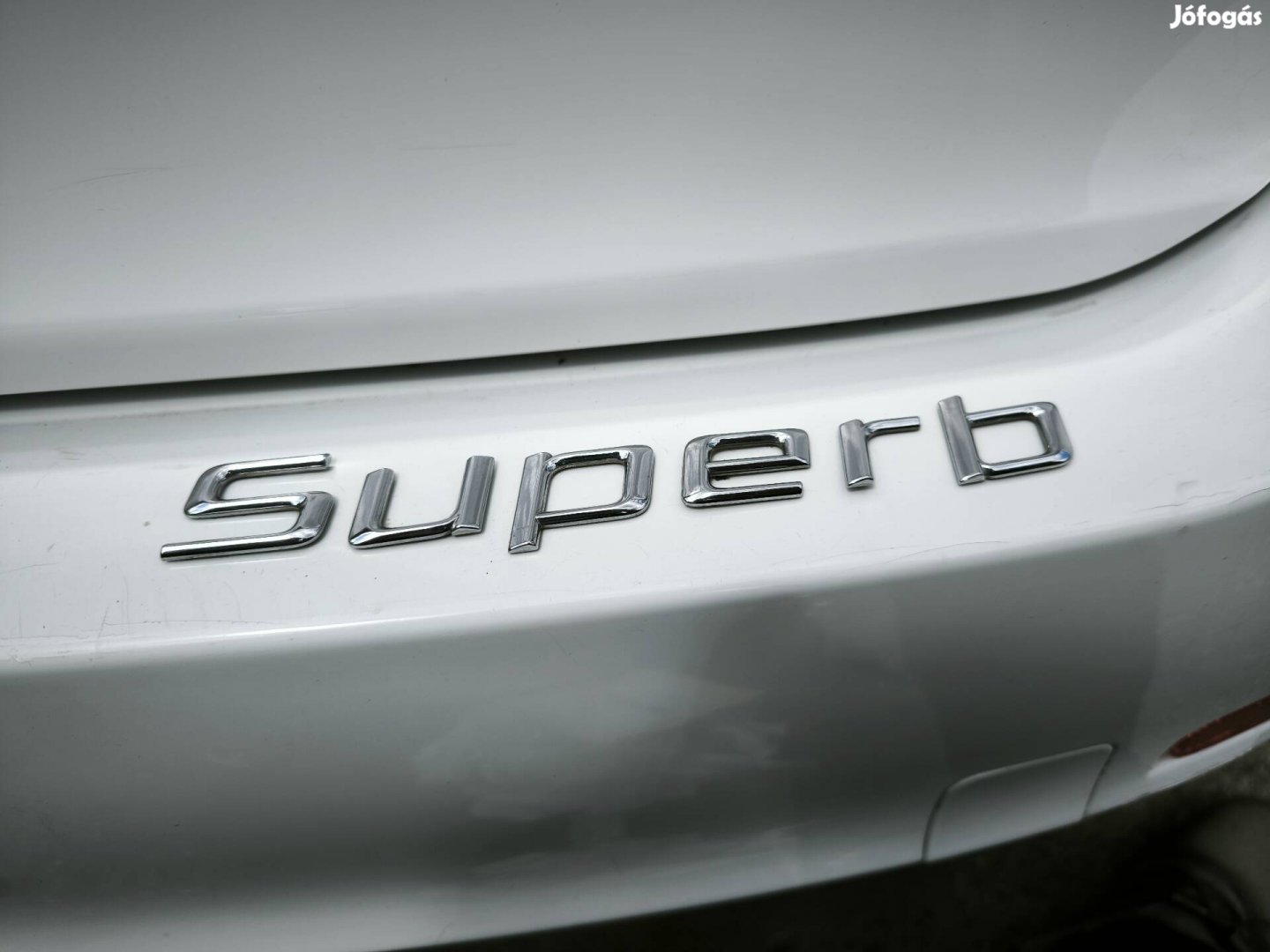 Skoda Superb felirat