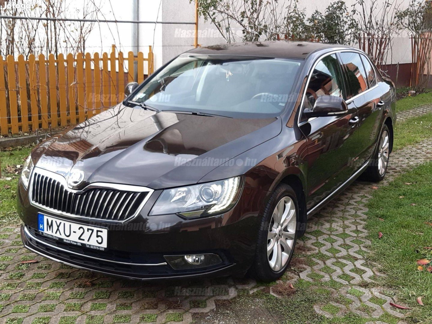 Skoda Superb gépkocsi gyönyörű állapotban