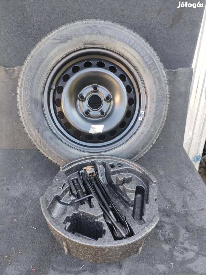 Skoda VW 15 colos mankókerék emelővel 5x112 57,1