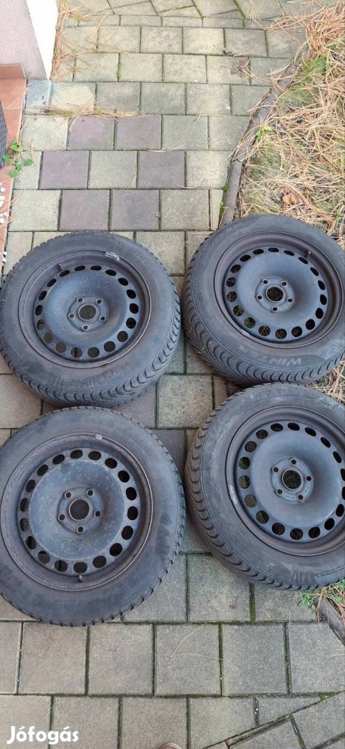 Skoda acél felni + Pirelli téli gumi szett 205/55/16R