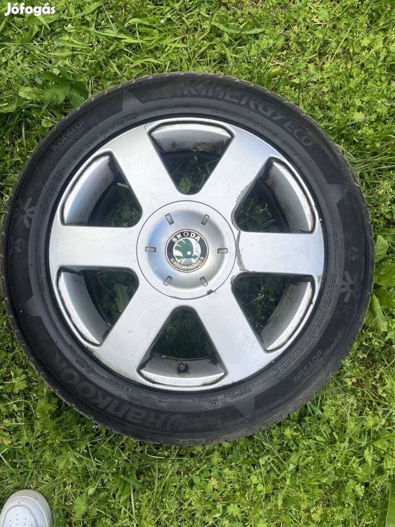 Skoda alufelni nyári gumival