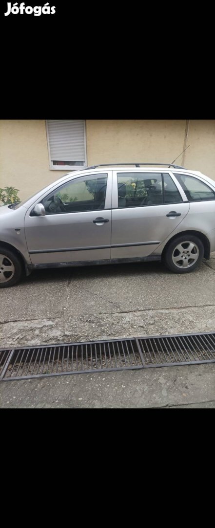 Skoda fábia 1.2  bontott alkatrészei. 