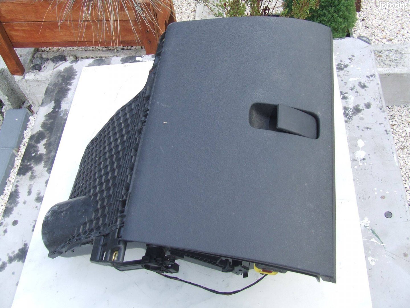 Skoda fábia III kesztyűtartó kompletten 2014-től 2021 ig