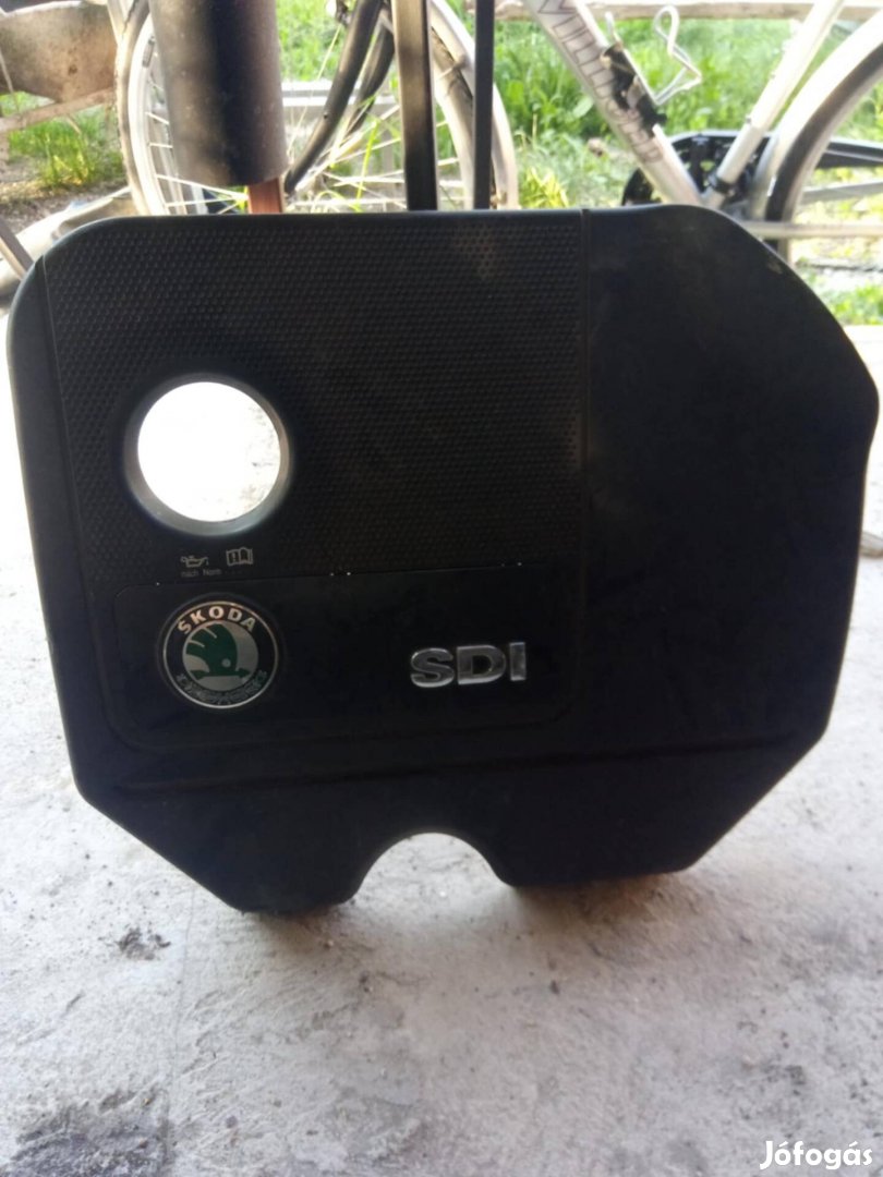 Skoda fabia motorburkolat