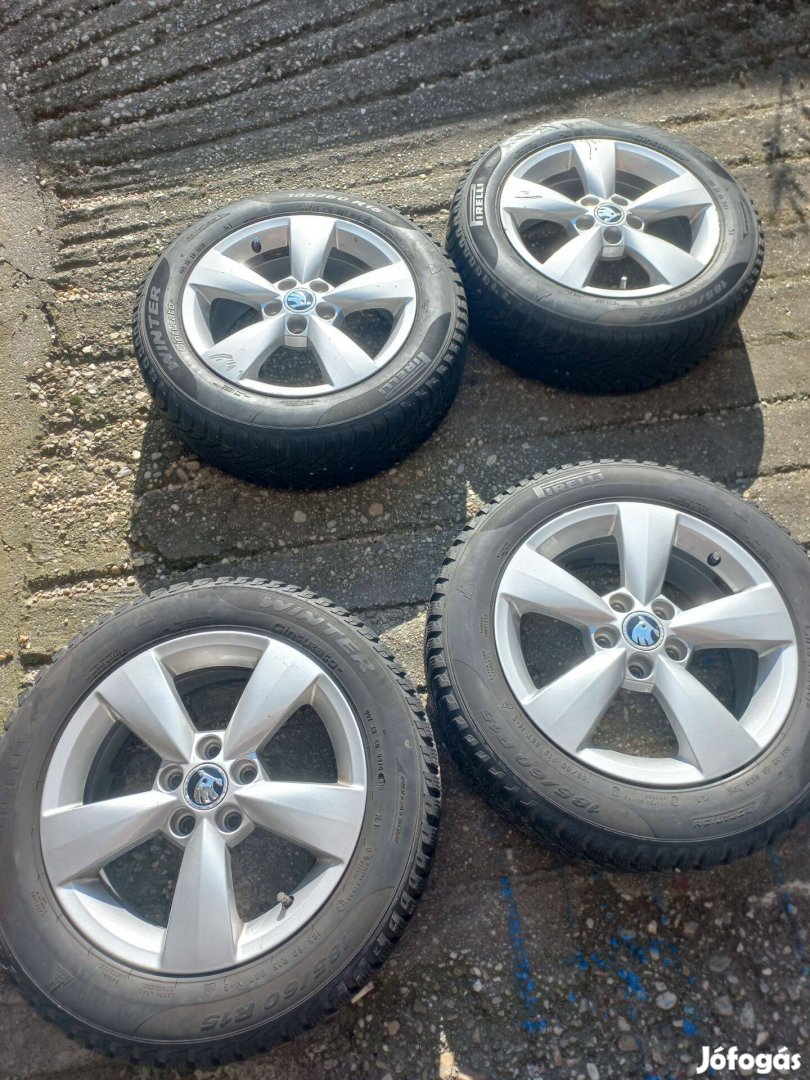 Skoda felni téligumikkal