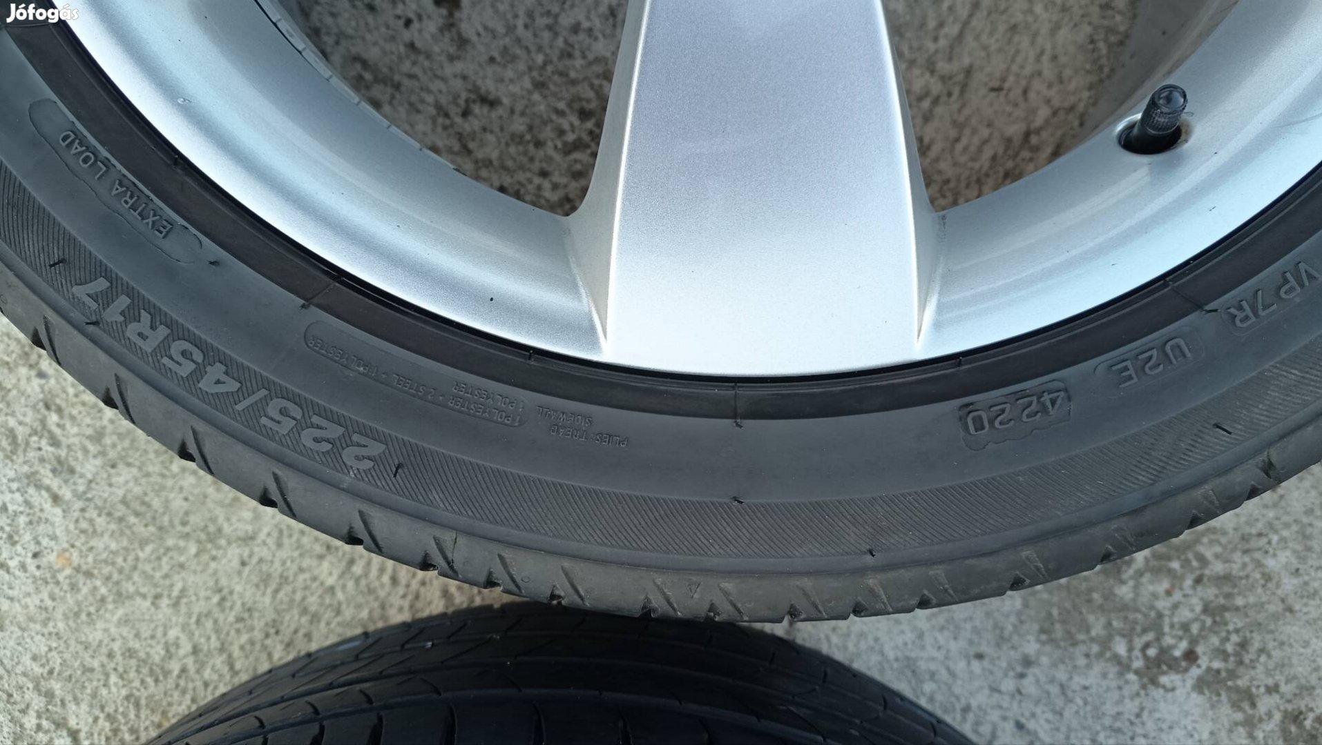 Skoda gyári 5x112 alufelni 225/45 r17 nyári gumi 