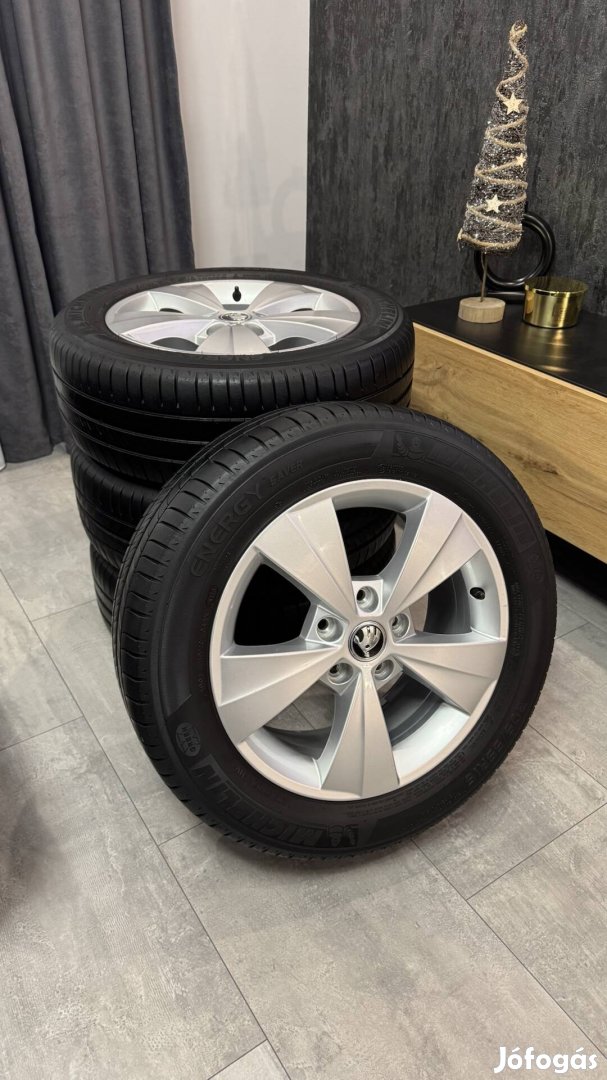 Skoda gyári alufelni szett5x112 + Michelin 205/55R16 gumiabroncs szett