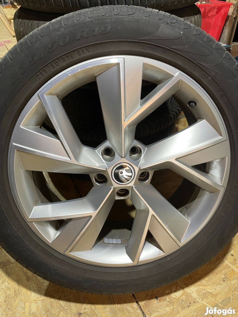 Skoda kodiaq gyári alufelni