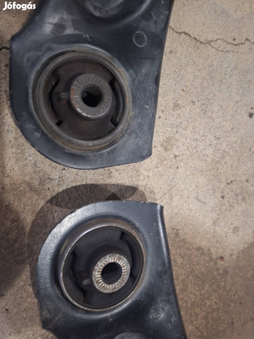 Skoda octavia 3 első lengőkarok.