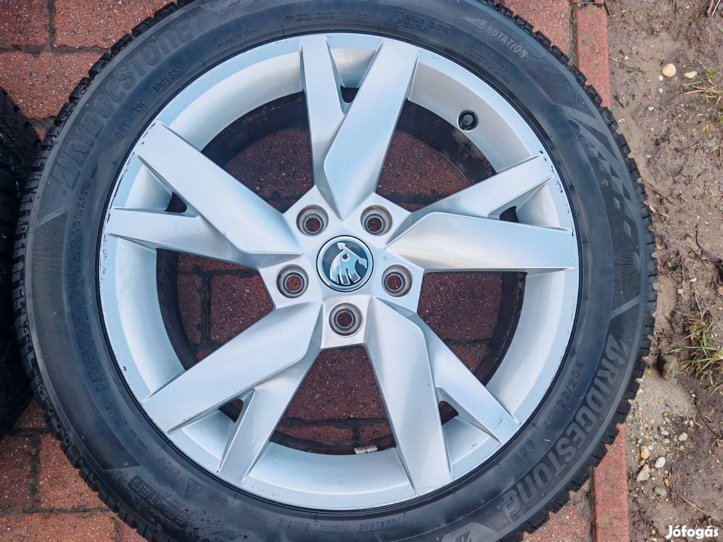 Skoda octavia gyári 17 col alufelni 205/55r17 téli