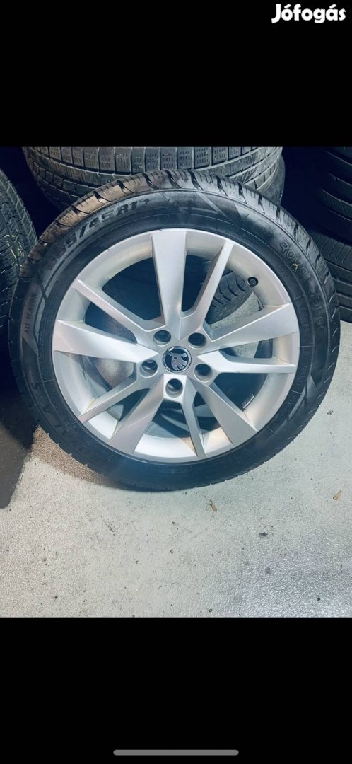 Skoda oktávia 3 Trius 235/45/17alufelni új szerű garnitúra