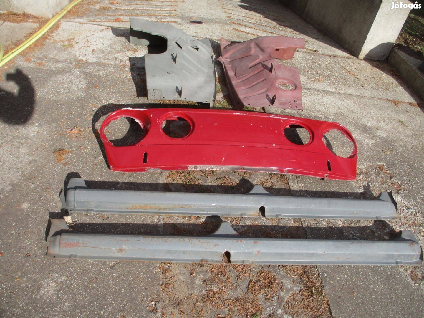 Skoda s100 110 homlokfal 4 lámpás, kitűnő állapotban