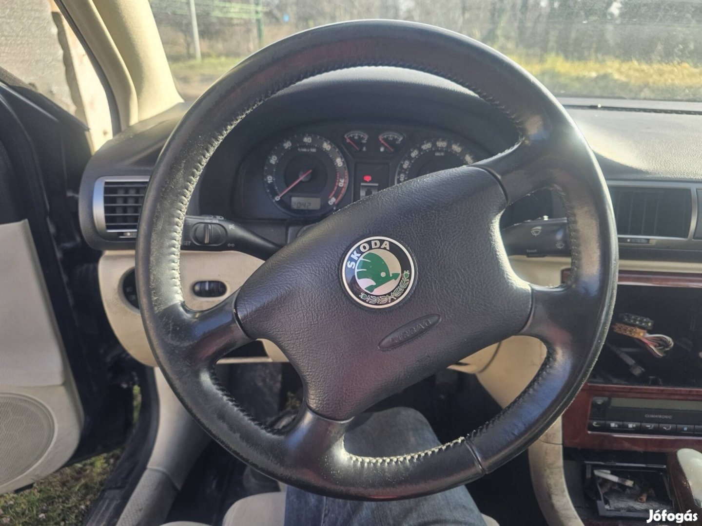 Skoda superb börkormány 10000