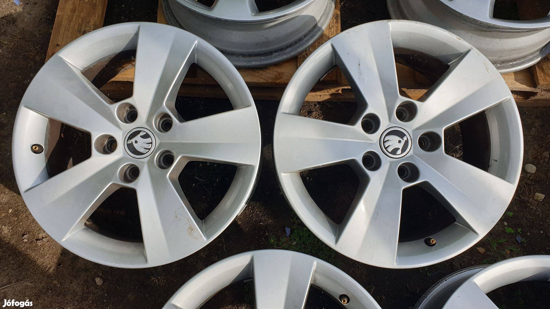 Skoda superb gyári alufelni 16"col
