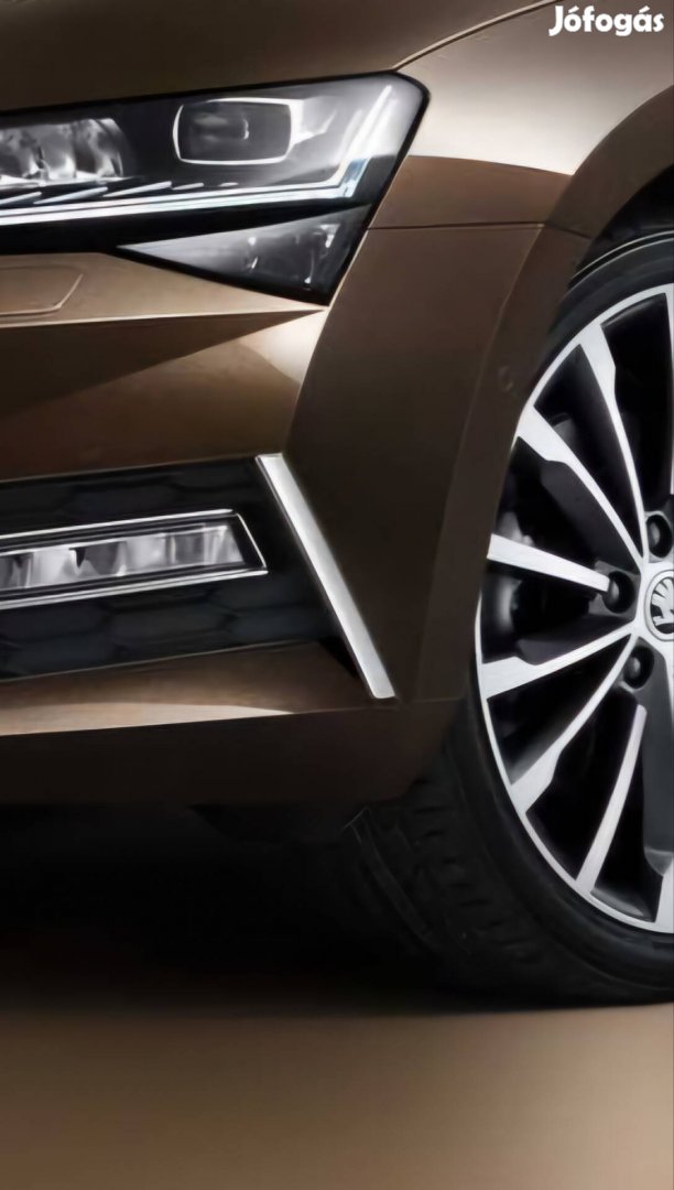 Skoda superb lökhárító dísz csík 2019től