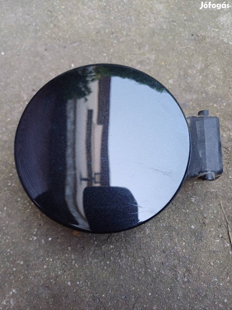 Skoda superb tank ajtó