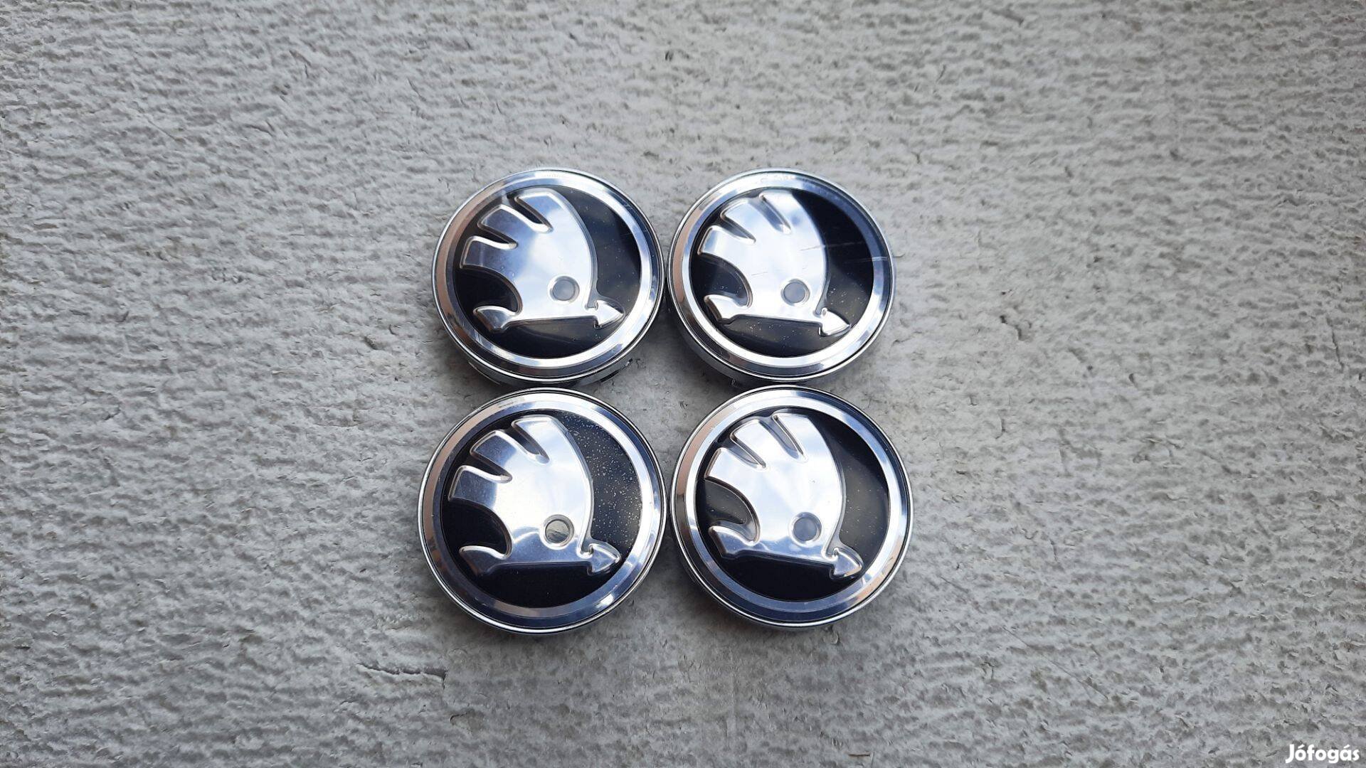 Skoda új felni díszkupak közép felnikupak kerékagy kupak 56mm
