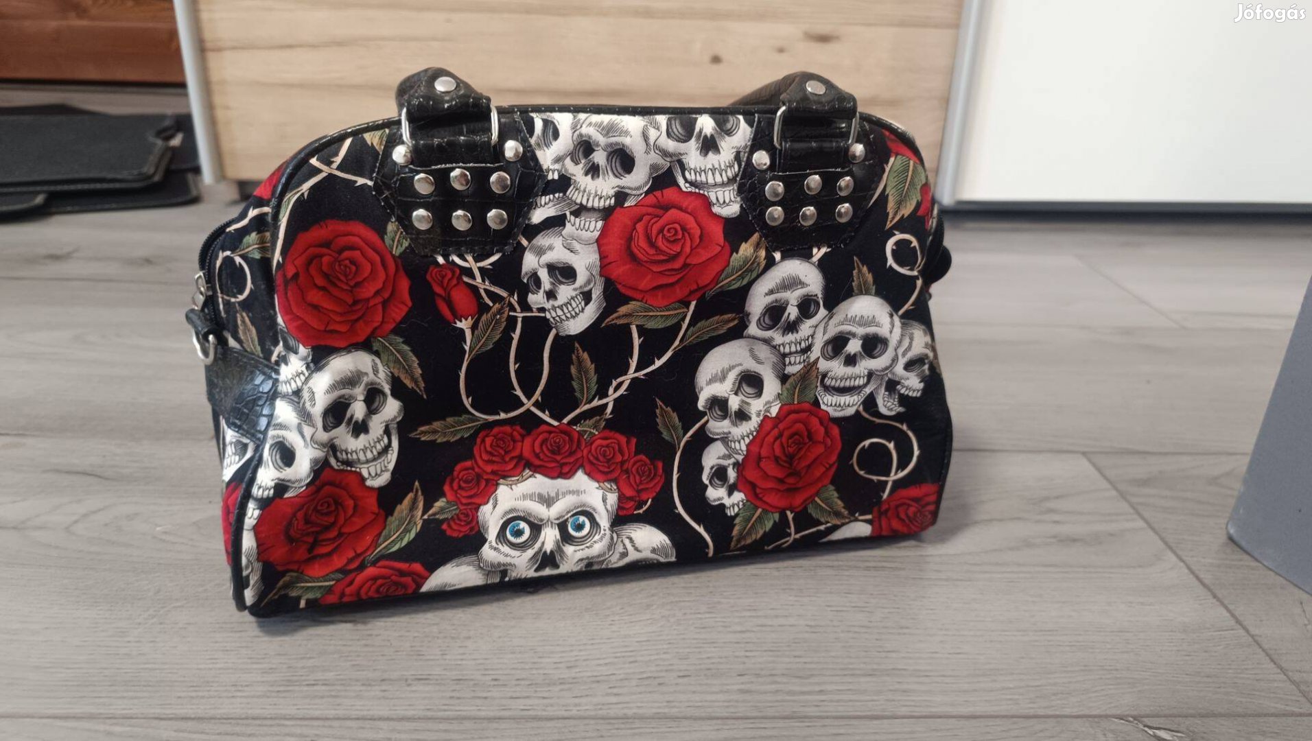 Skull and roses táska