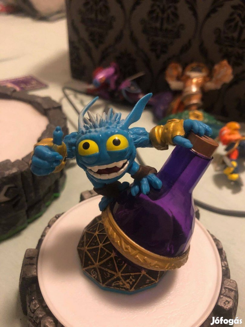 Skylanders figurák egyben