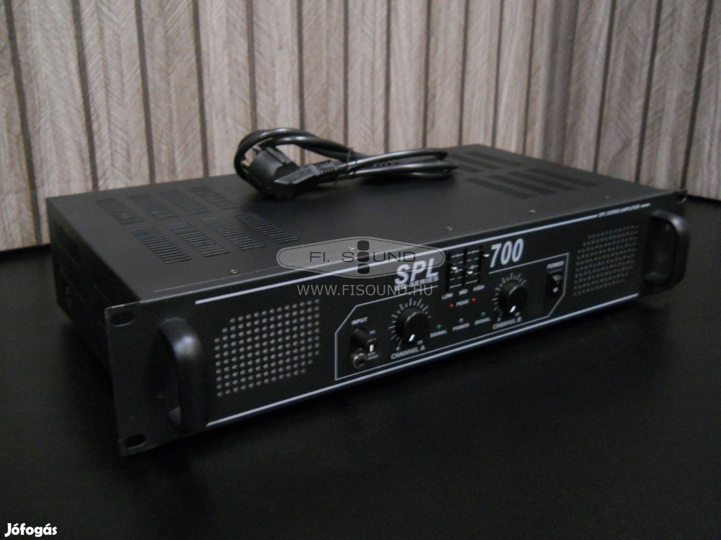 Skytec SPL 700 , 2x350W, 4-16ohm, sztereo végfok erősítő
