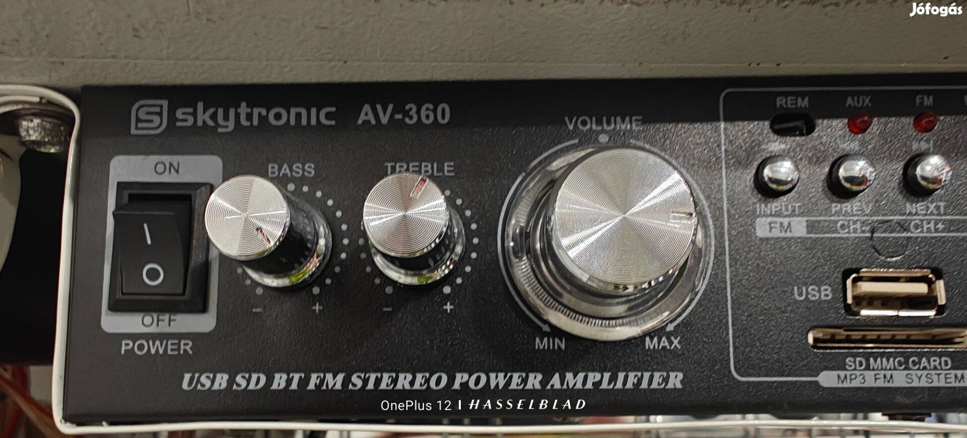 Skytronic AV-360 USB/SD mini hifi erősítő, FM rádió 2x40W