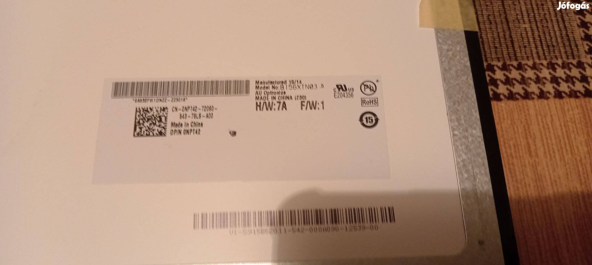 Slim kijelző 15,6