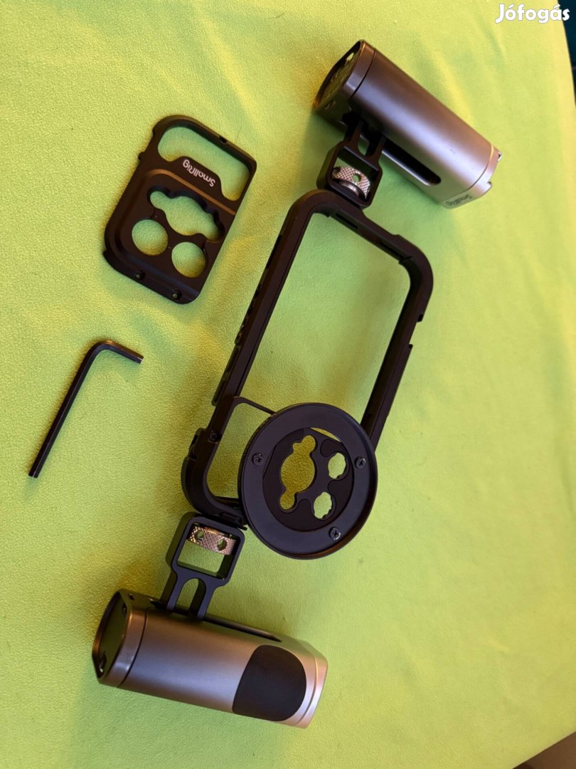 Smallrig Iphone 14 Pro cage 2 fogantyúval
