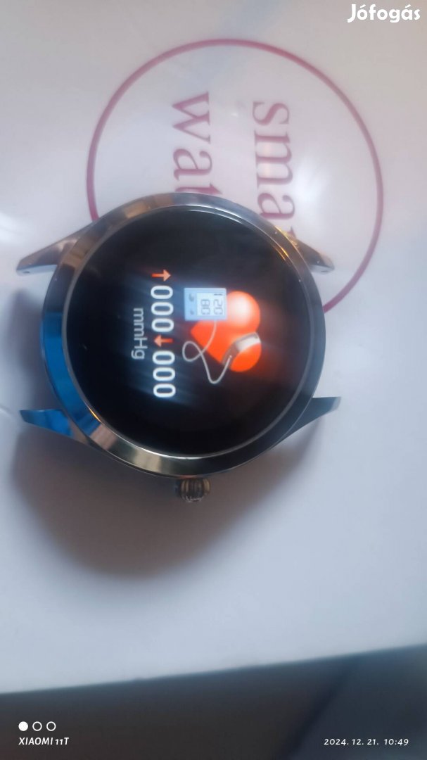 Smart Watch tiszta új dobozában. Posta 