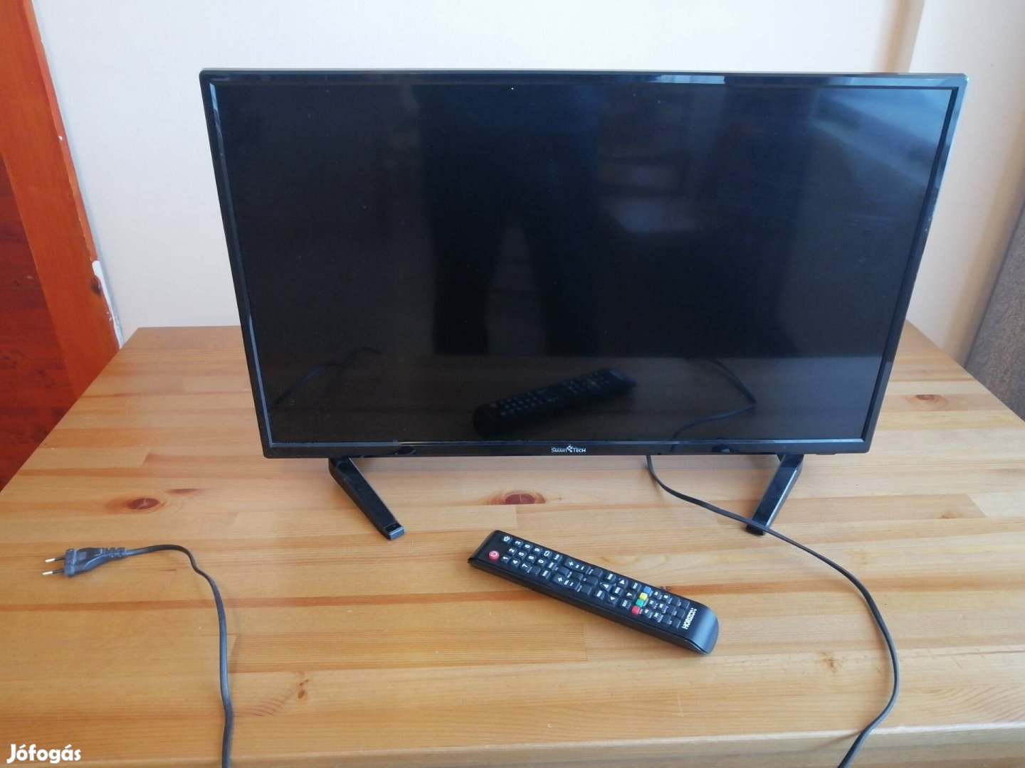 Smarttech LCD HD TV, 28 col, 71 cm