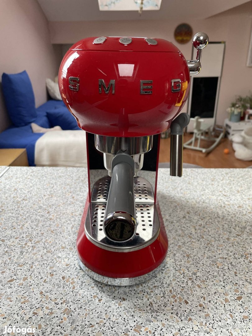 Smeg 50-És Évek Retro Design ECF01 Karos Kávéfőző