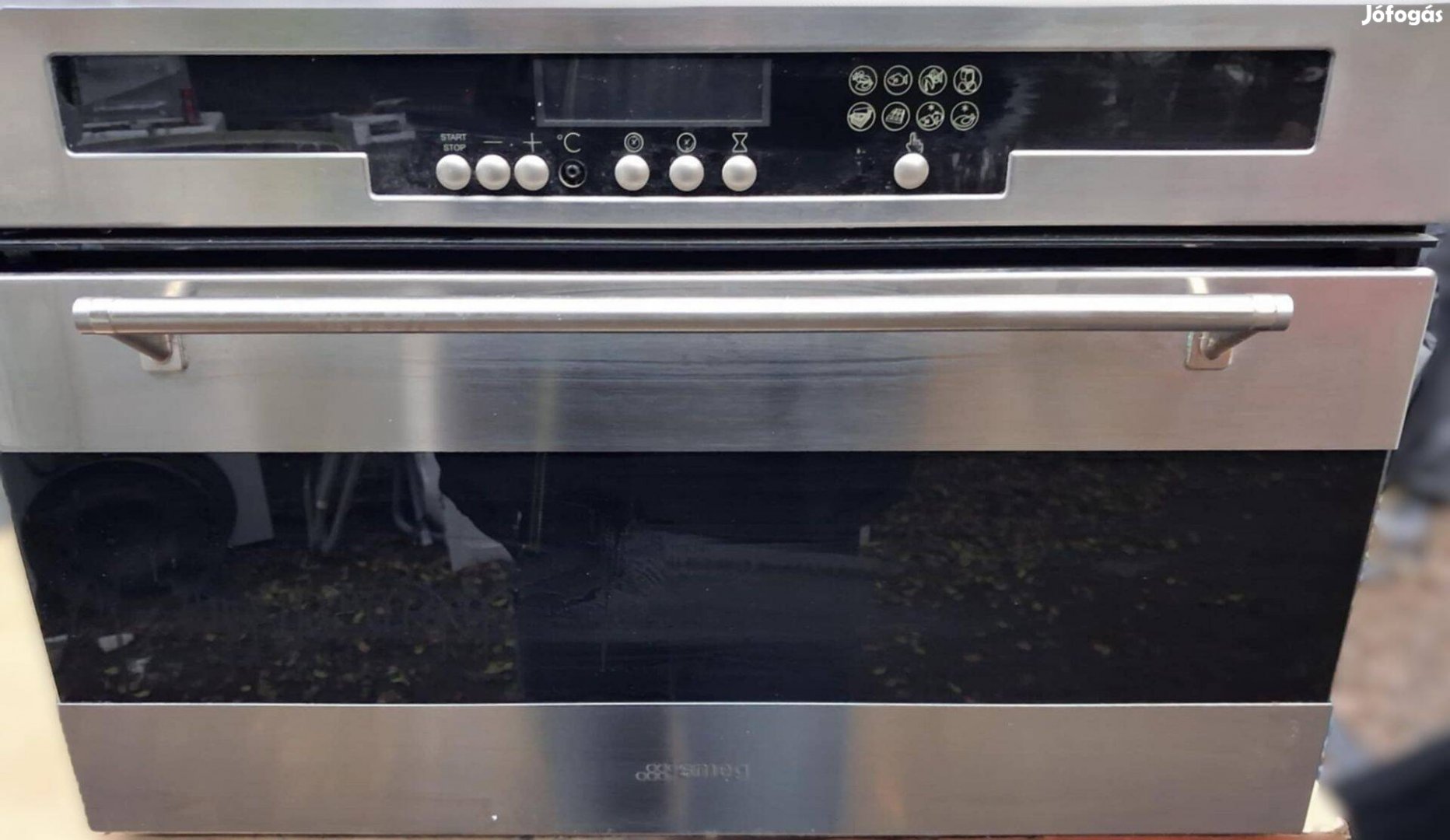 Smeg beépíthető kompakt gőzpároló