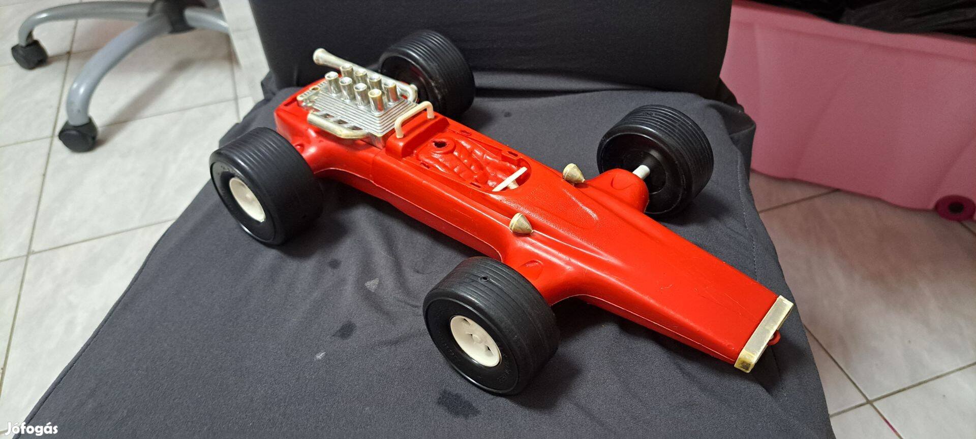 Smer retró versenyautó