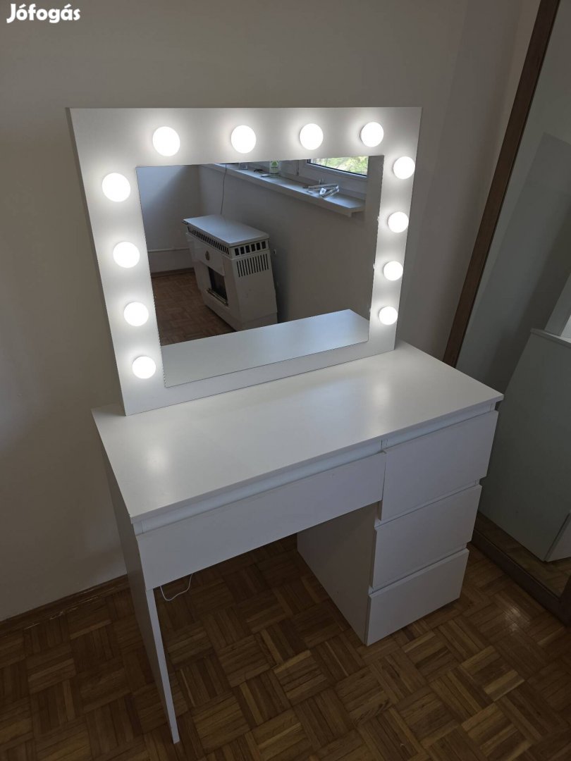 Smink asztal!