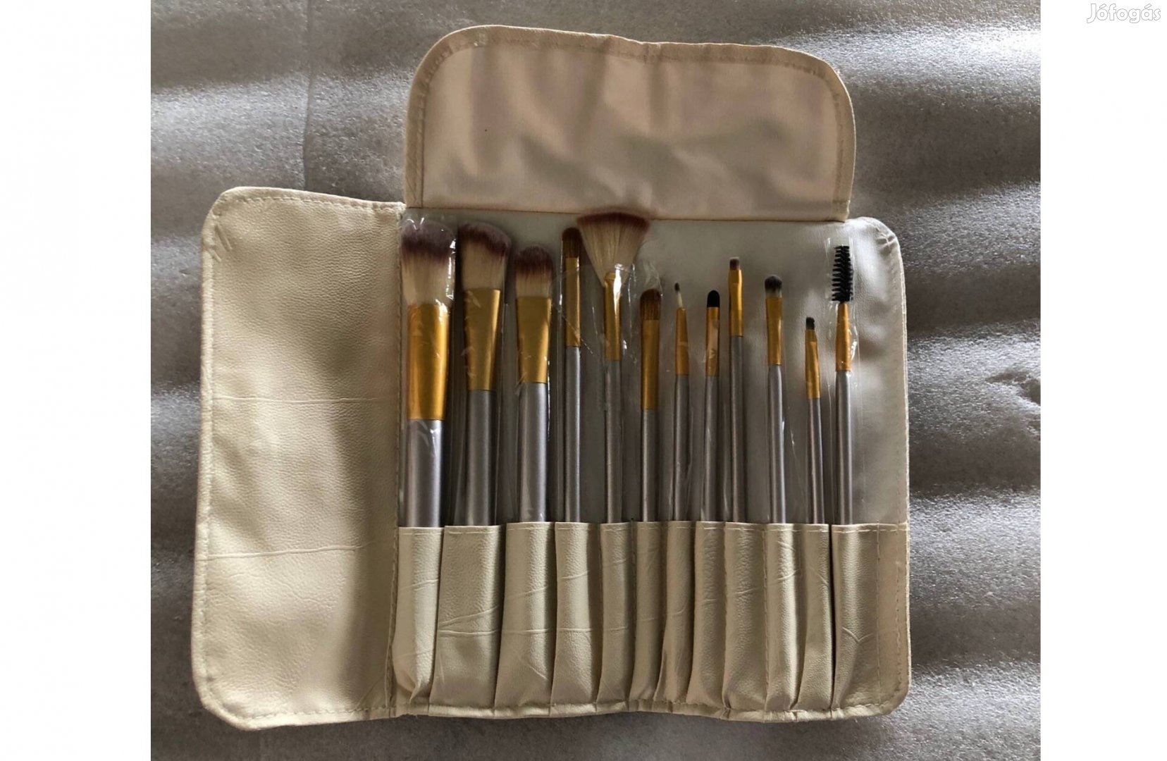 Sminkecset készlet táskával 12 részes