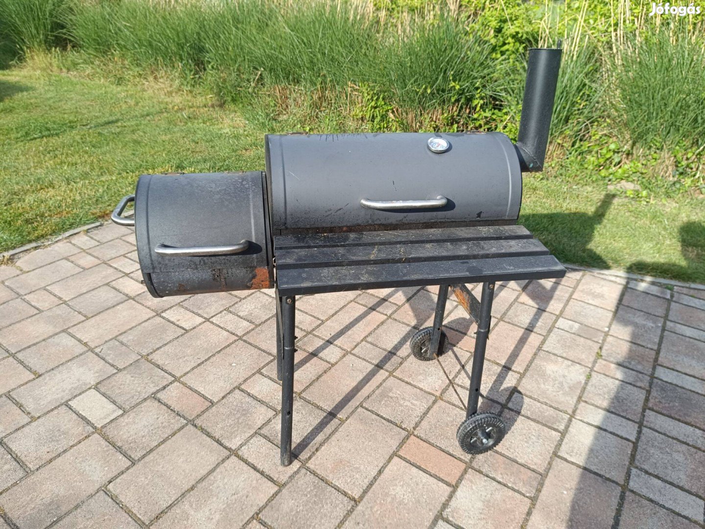 Smooker grill kocsi , grillező jó állapotban eladó