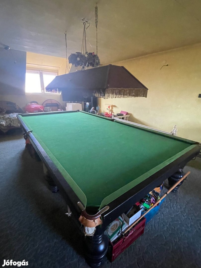 Snooker asztal tartozékokkal