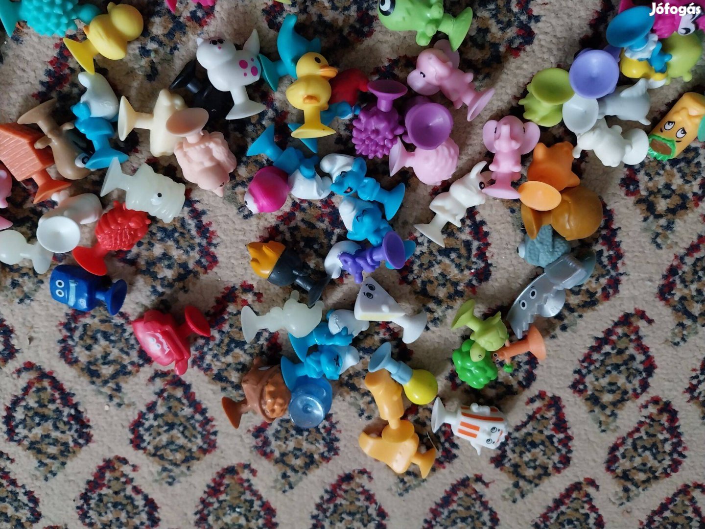 Sok Kuka búvár és 3 minions pici műanyag figura egyben